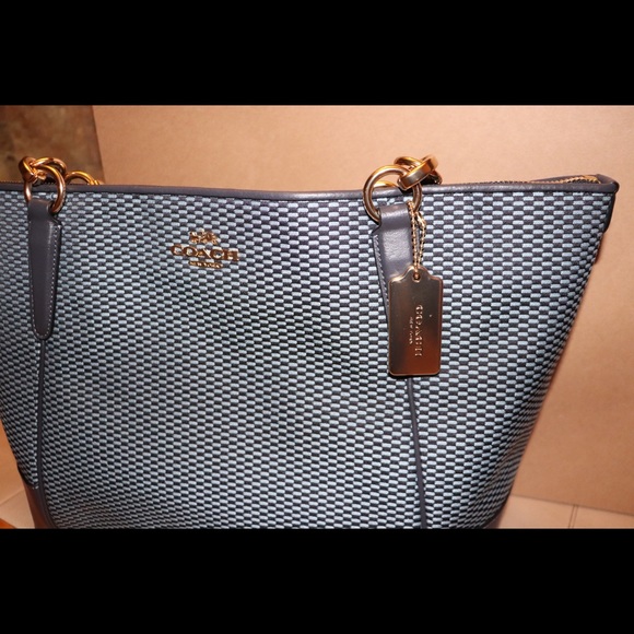 Coach purse - Picture 7 of 8